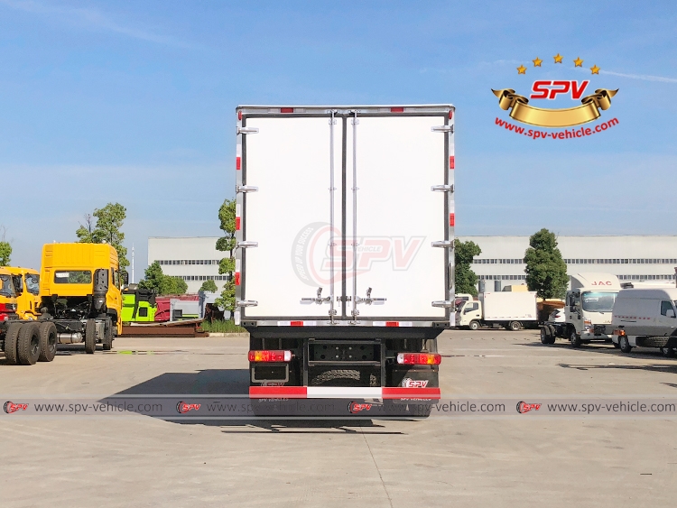 10 Tons Isothermal Van Truck Sinotruk - B 10 Tons Isothermal Van Truck Sinotruk - B